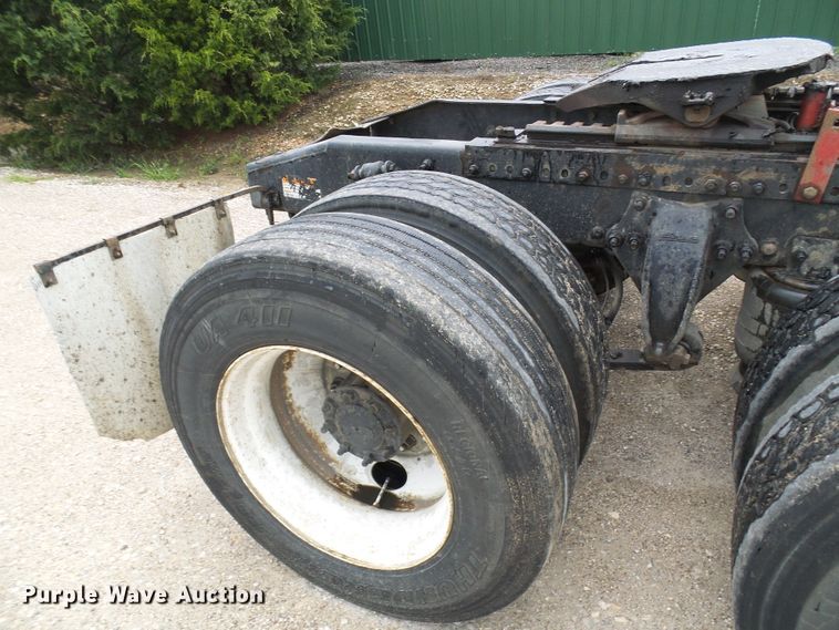 image for item EP9914 2012 Freightliner Cascadia  semi truck