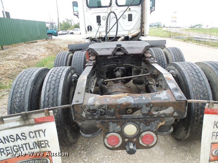 image for item EP9914 2012 Freightliner Cascadia  semi truck