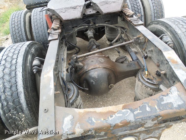 image for item EP9914 2012 Freightliner Cascadia  semi truck