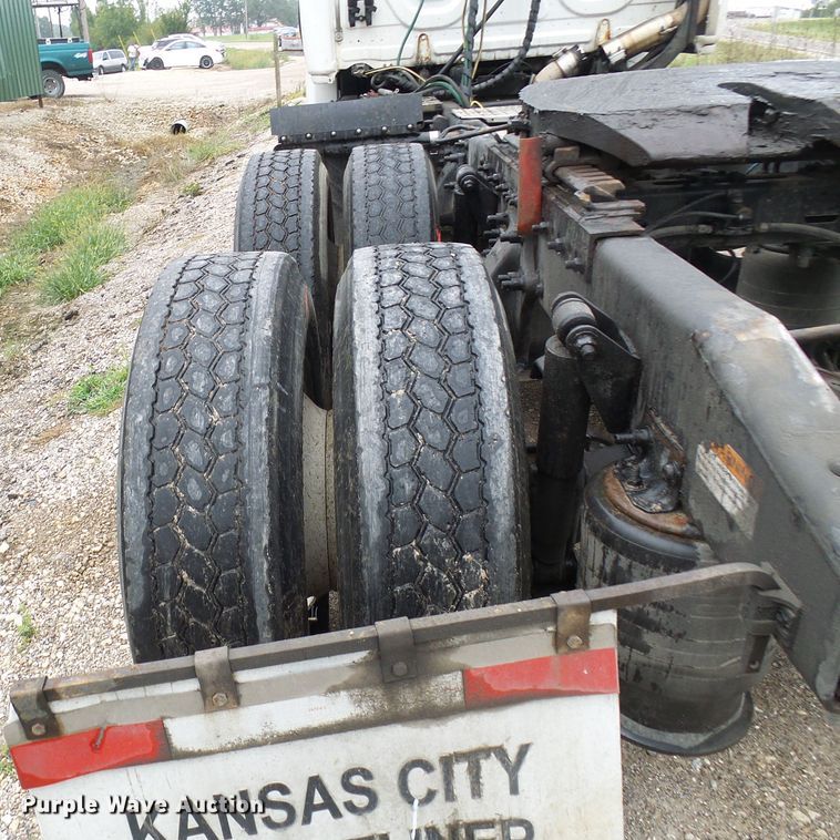 image for item EP9914 2012 Freightliner Cascadia  semi truck