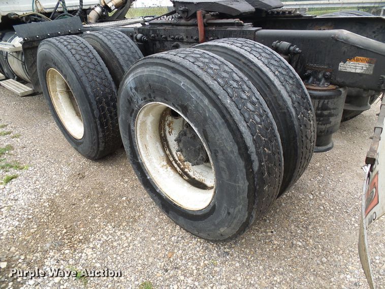 image for item EP9914 2012 Freightliner Cascadia  semi truck