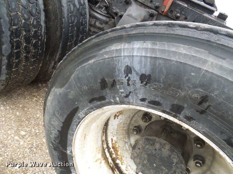 image for item EP9914 2012 Freightliner Cascadia  semi truck