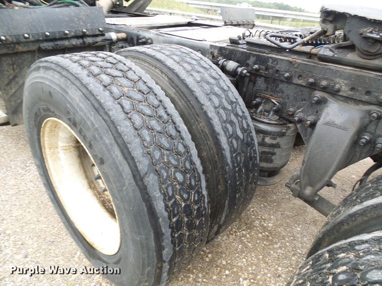 image for item EP9914 2012 Freightliner Cascadia  semi truck