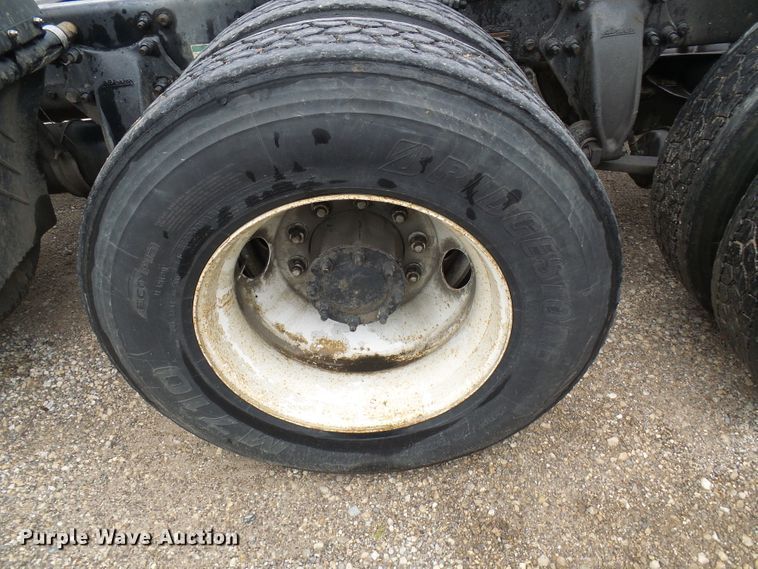 image for item EP9914 2012 Freightliner Cascadia  semi truck