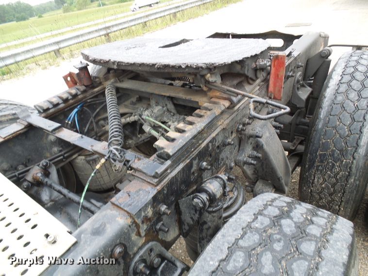 image for item EP9914 2012 Freightliner Cascadia  semi truck