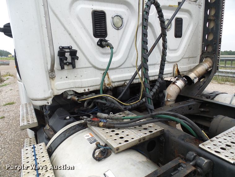 image for item EP9914 2012 Freightliner Cascadia  semi truck