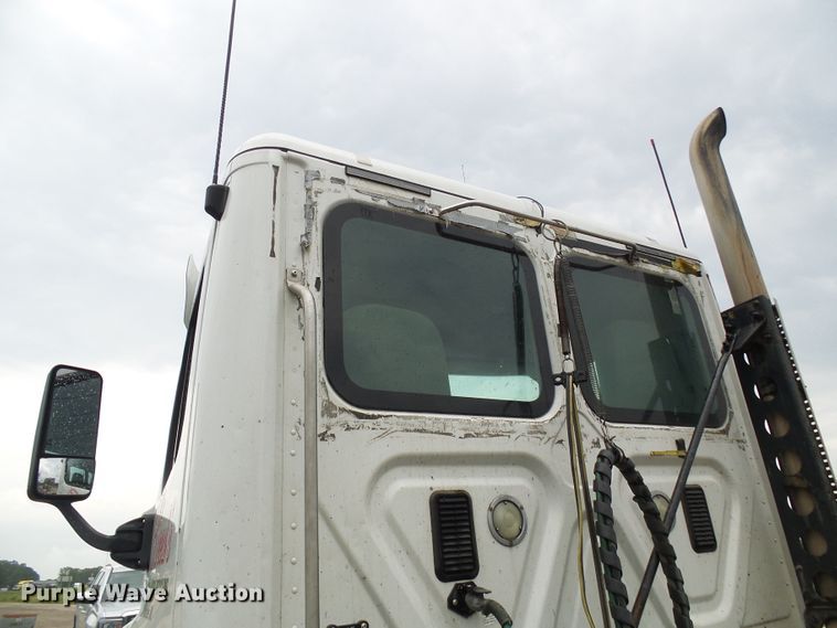 image for item EP9914 2012 Freightliner Cascadia  semi truck