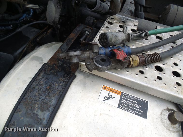 image for item EP9914 2012 Freightliner Cascadia  semi truck