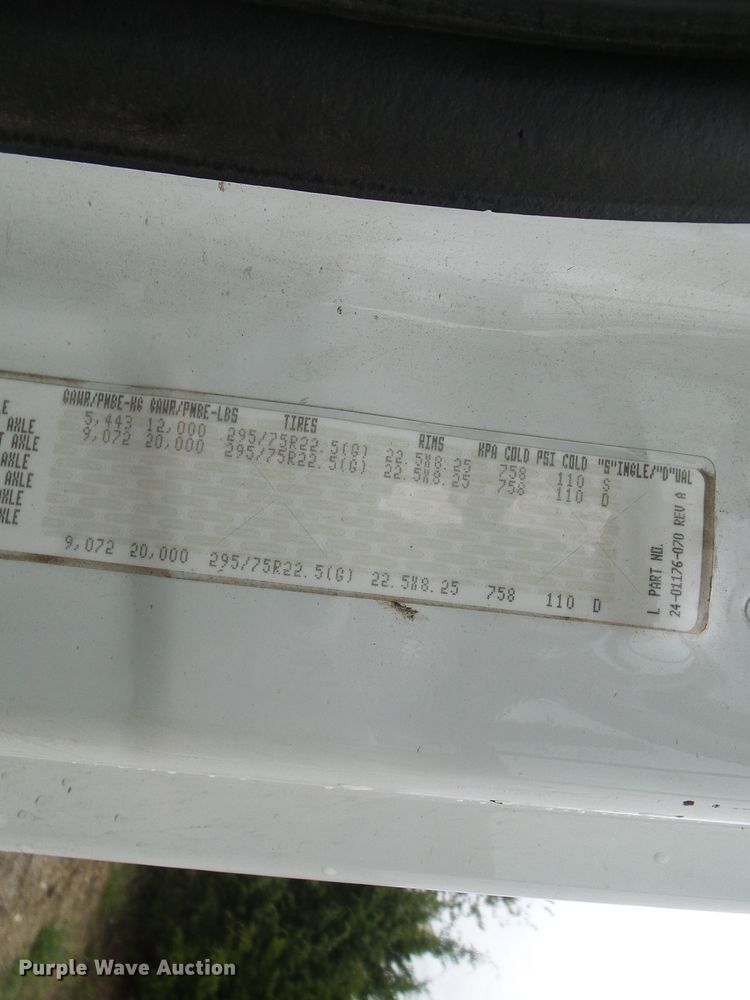 image for item EP9914 2012 Freightliner Cascadia  semi truck