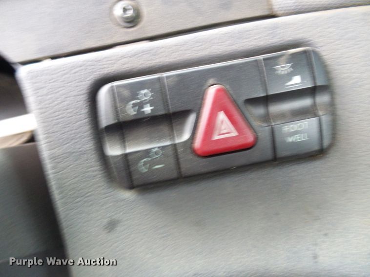 image for item EP9914 2012 Freightliner Cascadia  semi truck