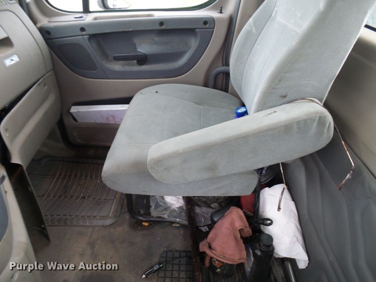 image for item EP9914 2012 Freightliner Cascadia  semi truck