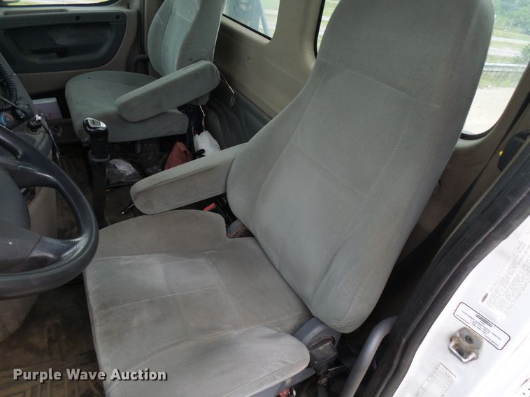 image for item EP9914 2012 Freightliner Cascadia  semi truck