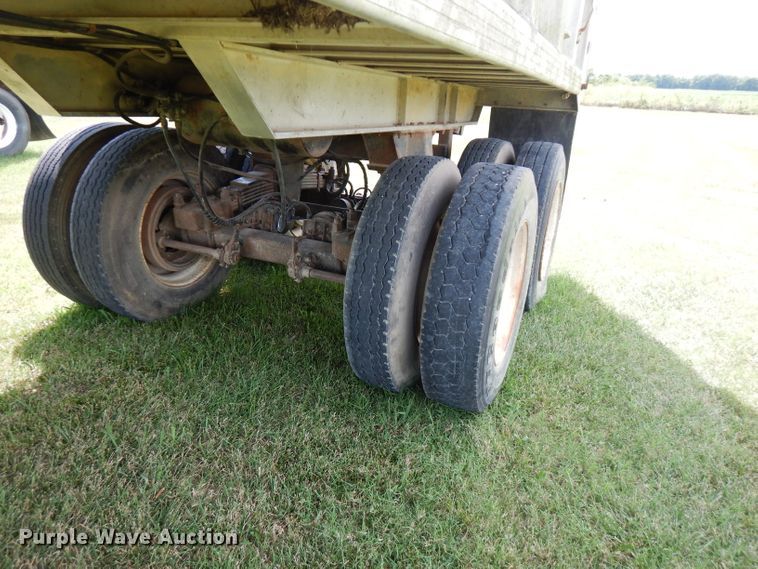image for item FN9367 1987 CMC end dump trailer