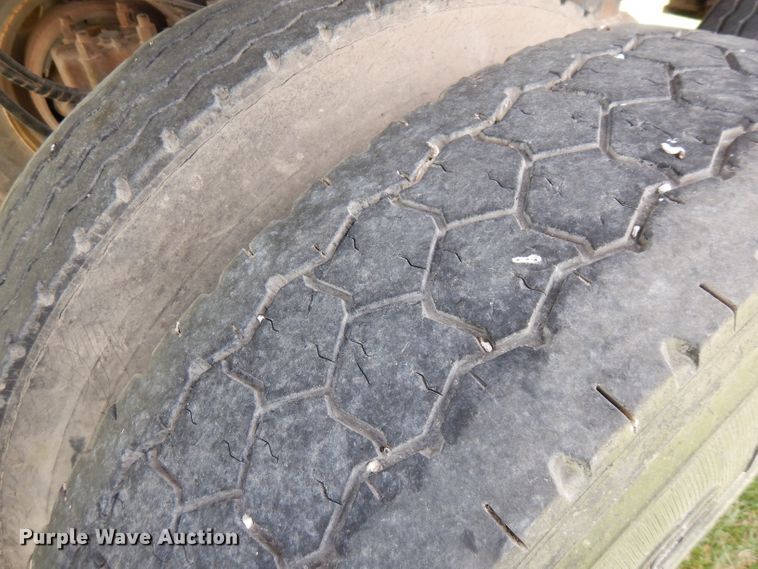 image for item FN9367 1987 CMC end dump trailer