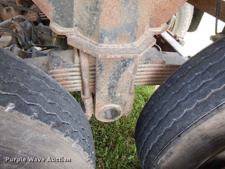 image for item FN9367 1987 CMC end dump trailer