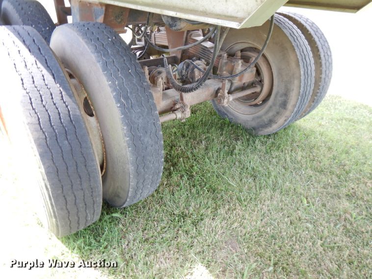 image for item FN9367 1987 CMC end dump trailer