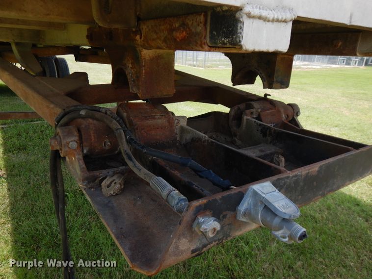 image for item FN9367 1987 CMC end dump trailer