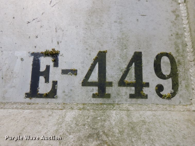 image for item FN9367 1987 CMC end dump trailer