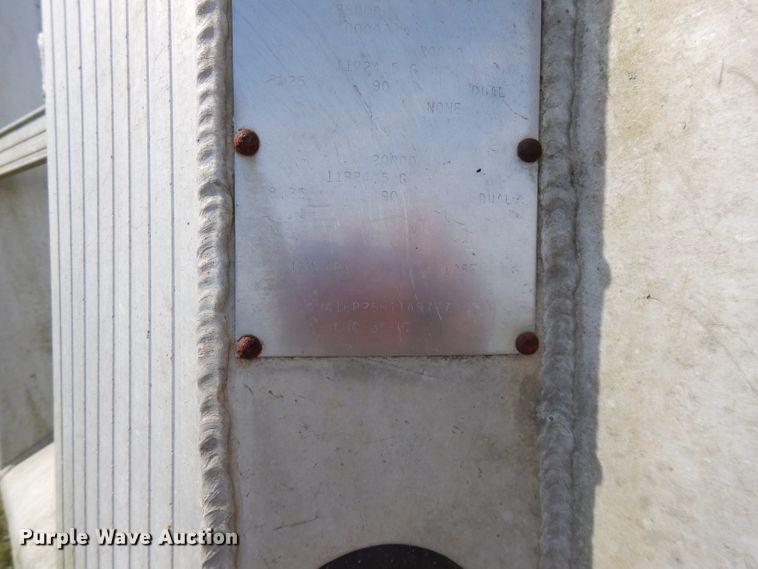 image for item FN9367 1987 CMC end dump trailer