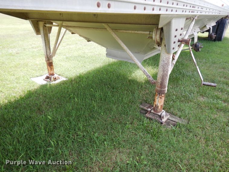 image for item FN9368 1982 Timpte double hopper bottom grain trailer