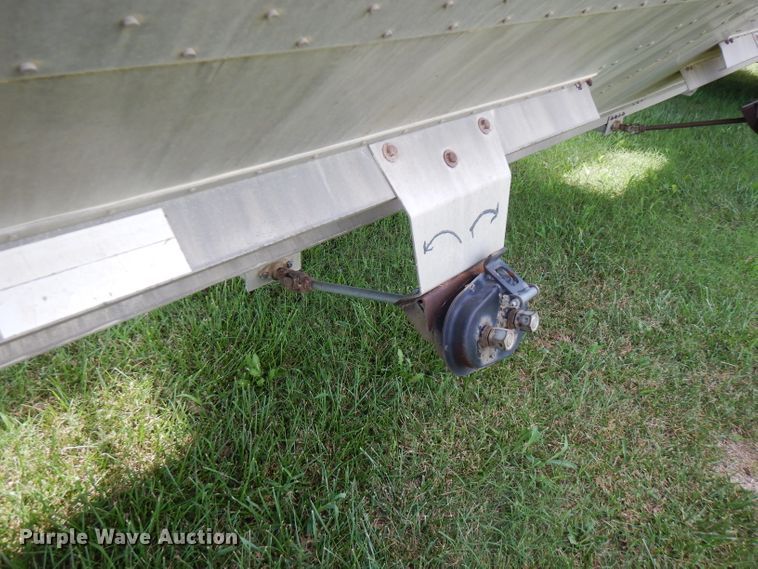 image for item FN9368 1982 Timpte double hopper bottom grain trailer