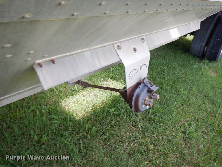 image for item FN9368 1982 Timpte double hopper bottom grain trailer