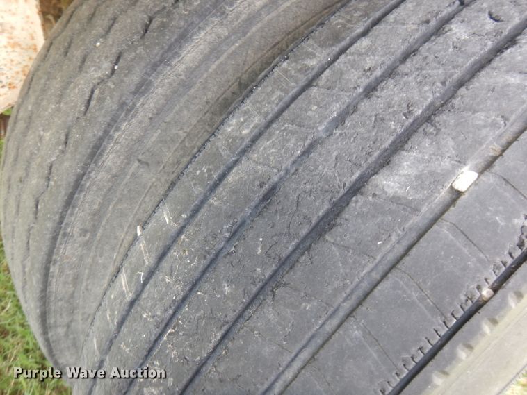 image for item FN9368 1982 Timpte double hopper bottom grain trailer