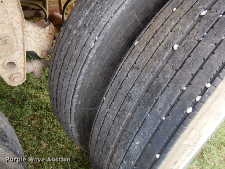 image for item FN9368 1982 Timpte double hopper bottom grain trailer