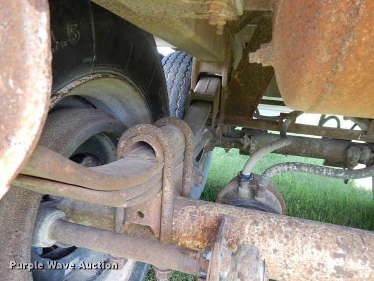 image for item FN9368 1982 Timpte double hopper bottom grain trailer