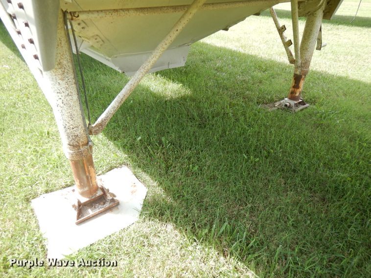 image for item FN9368 1982 Timpte double hopper bottom grain trailer