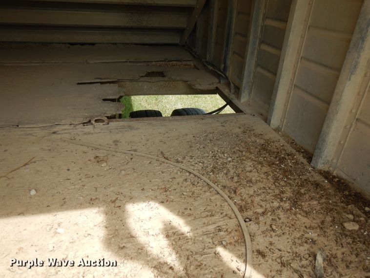 image for item FN9368 1982 Timpte double hopper bottom grain trailer