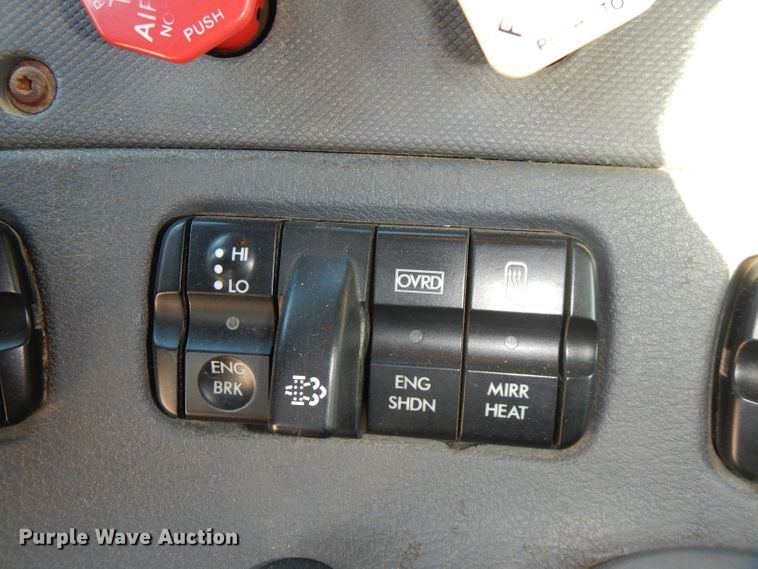 image for item FN9379 2009 Freightliner Cascadia  semi truck