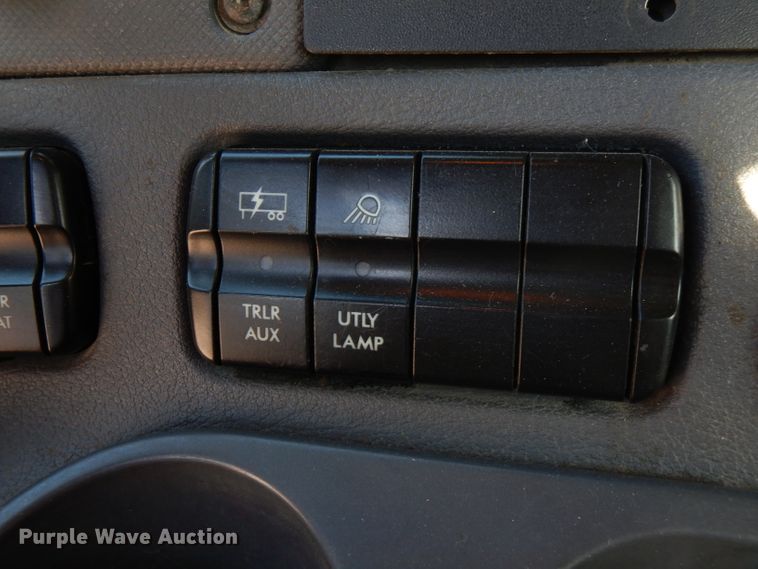 image for item FN9379 2009 Freightliner Cascadia  semi truck