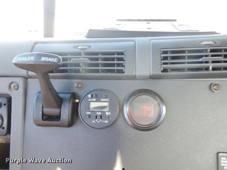 image for item FN9379 2009 Freightliner Cascadia  semi truck