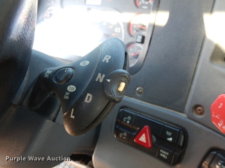 image for item FN9379 2009 Freightliner Cascadia  semi truck