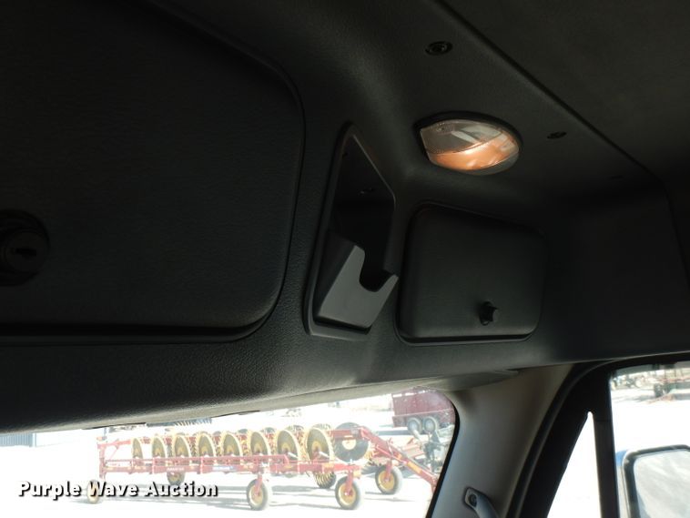 image for item FN9379 2009 Freightliner Cascadia  semi truck