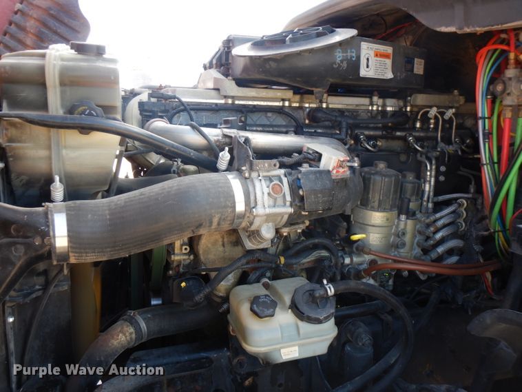 image for item FN9379 2009 Freightliner Cascadia  semi truck