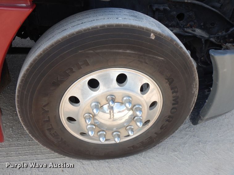 image for item FN9379 2009 Freightliner Cascadia  semi truck