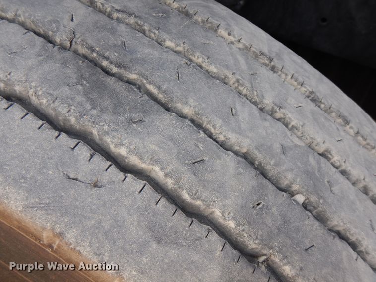 image for item FN9379 2009 Freightliner Cascadia  semi truck