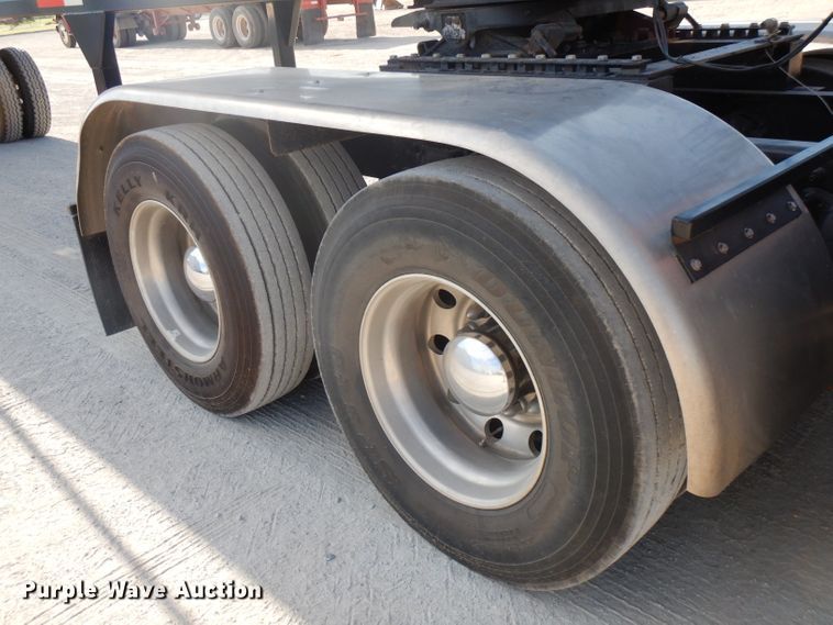 image for item FN9379 2009 Freightliner Cascadia  semi truck