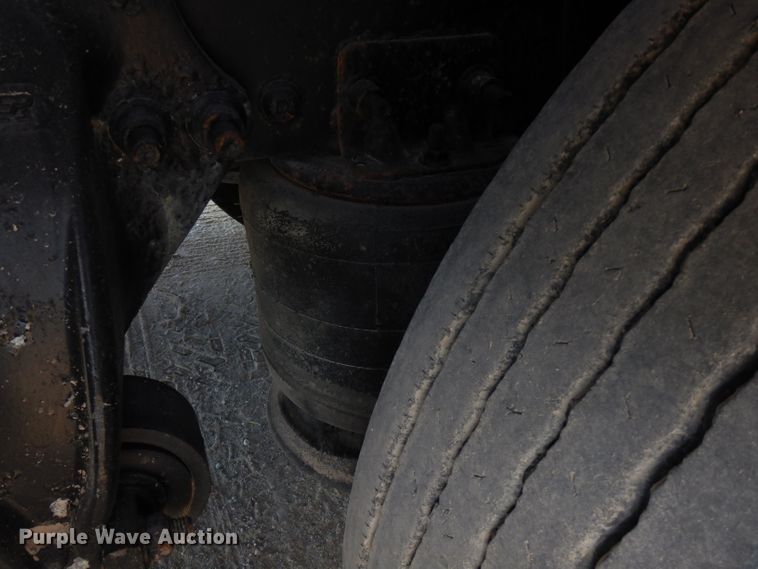 image for item FN9379 2009 Freightliner Cascadia  semi truck