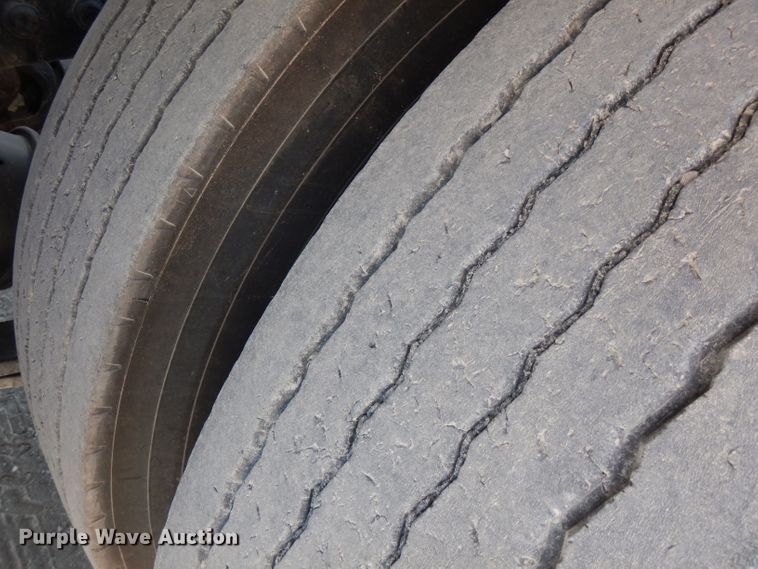 image for item FN9379 2009 Freightliner Cascadia  semi truck