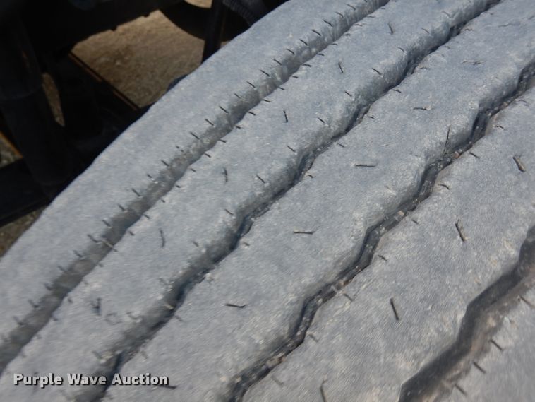 image for item FN9379 2009 Freightliner Cascadia  semi truck