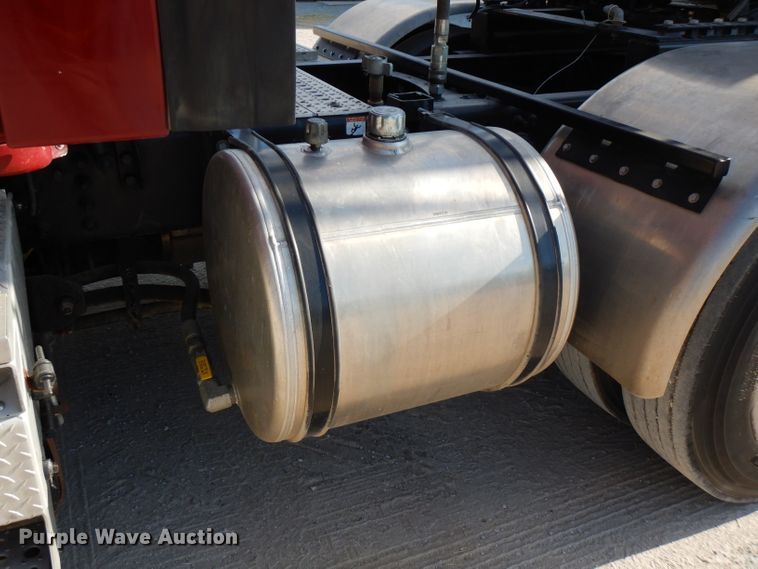 image for item FN9379 2009 Freightliner Cascadia  semi truck