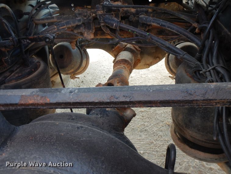 image for item FN9379 2009 Freightliner Cascadia  semi truck