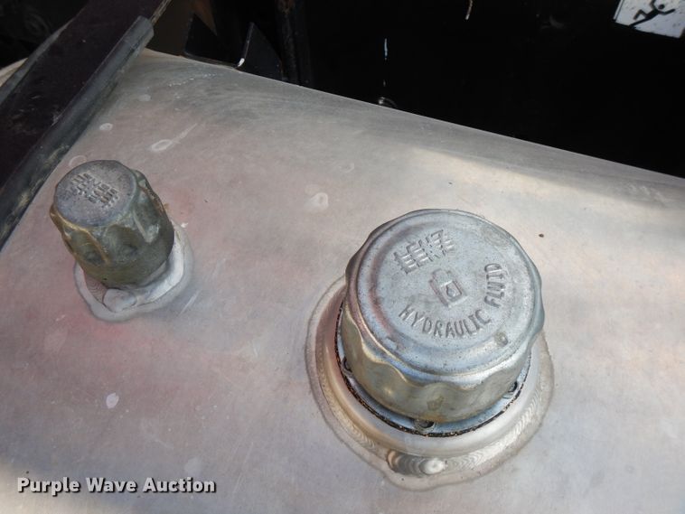 image for item FN9379 2009 Freightliner Cascadia  semi truck