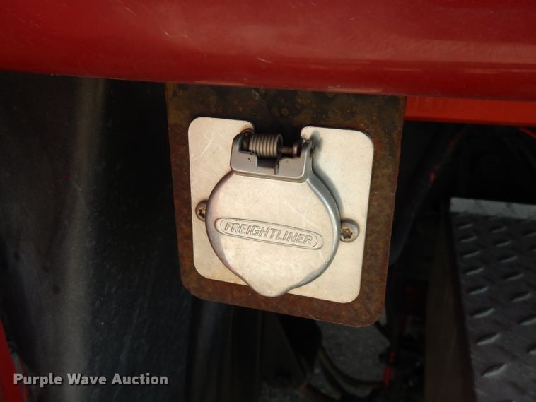 image for item FN9379 2009 Freightliner Cascadia  semi truck