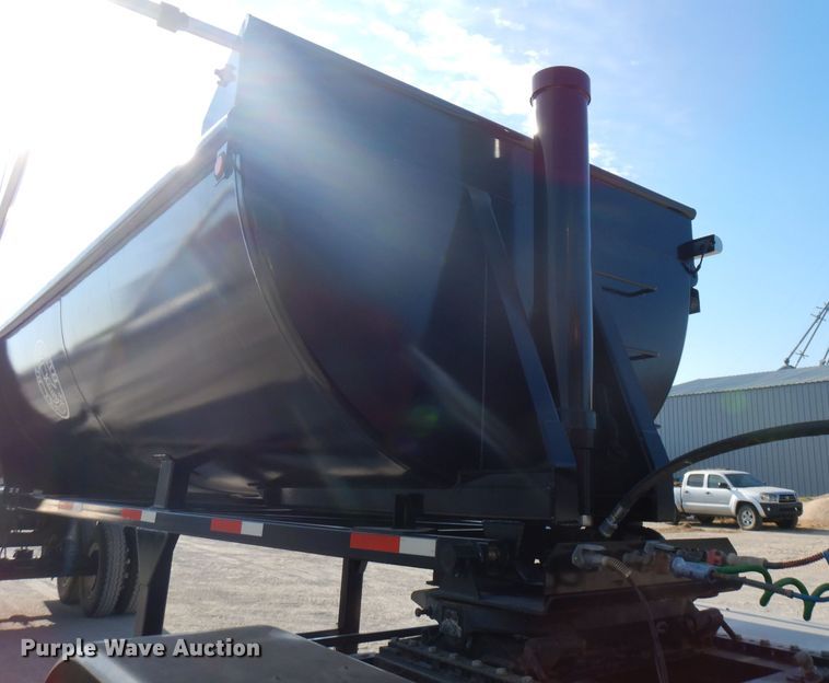 image for item FN9380 2017 Blacksmith end dump trailer