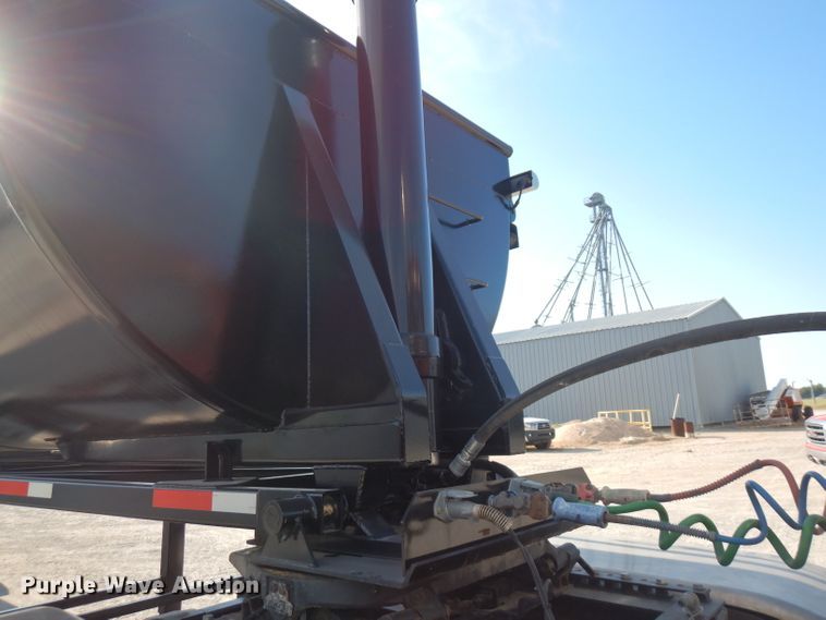 image for item FN9380 2017 Blacksmith end dump trailer