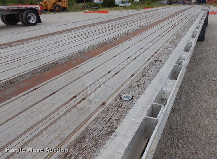 image for item FN9421 2002 Transcraft flatbed trailer
